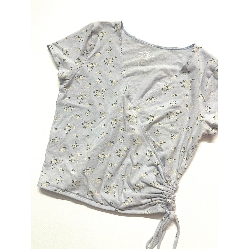 Hollister Baby Tee Light Blue Floral Wrap V-Neck Side Tie Top Medium
